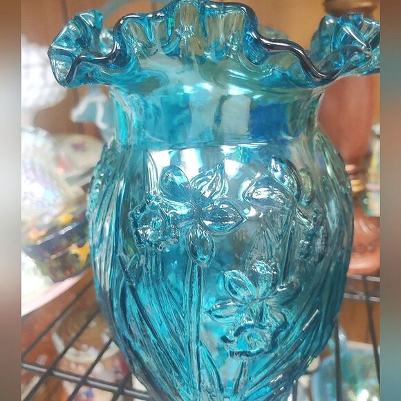 Fenton vintage teal glass daffodil vase - Picture 1 of 6